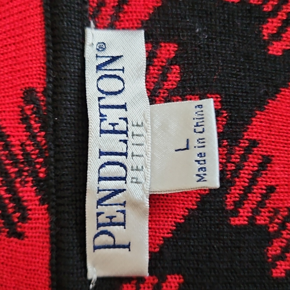 Pendleton Women's Red and Black Sweater - Picture 7 of 8
